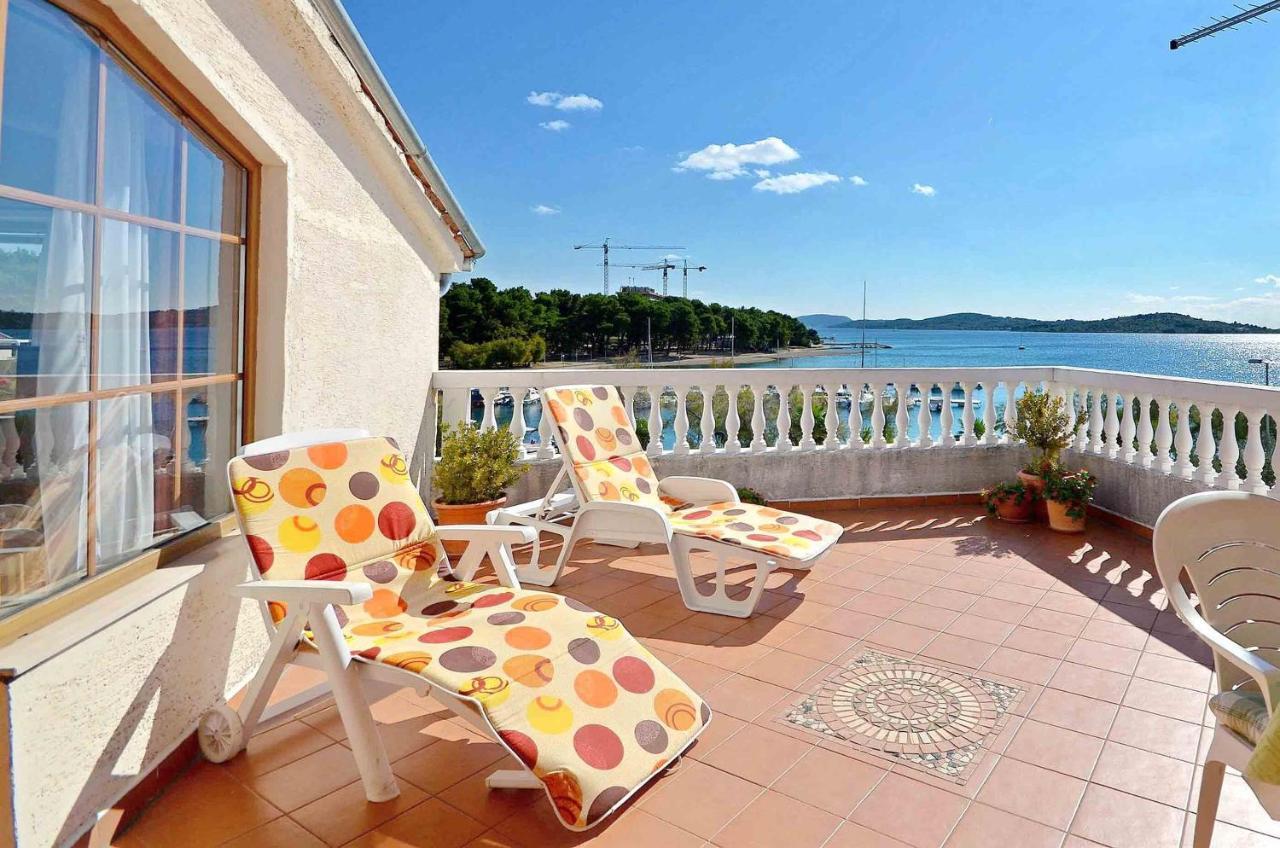 Apartment And Rooms Artina Vodice Extérieur photo