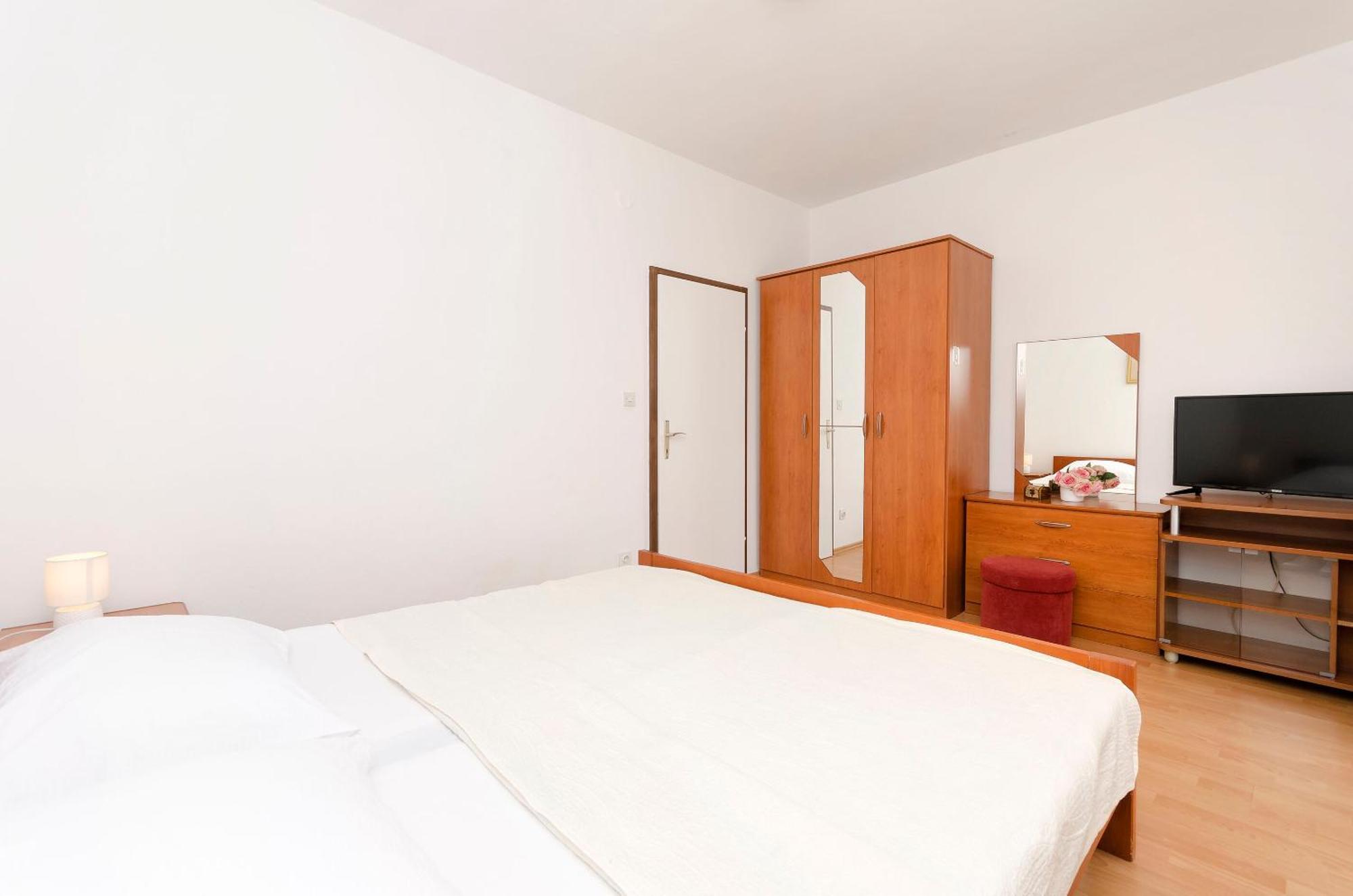 Apartment And Rooms Artina Vodice Extérieur photo