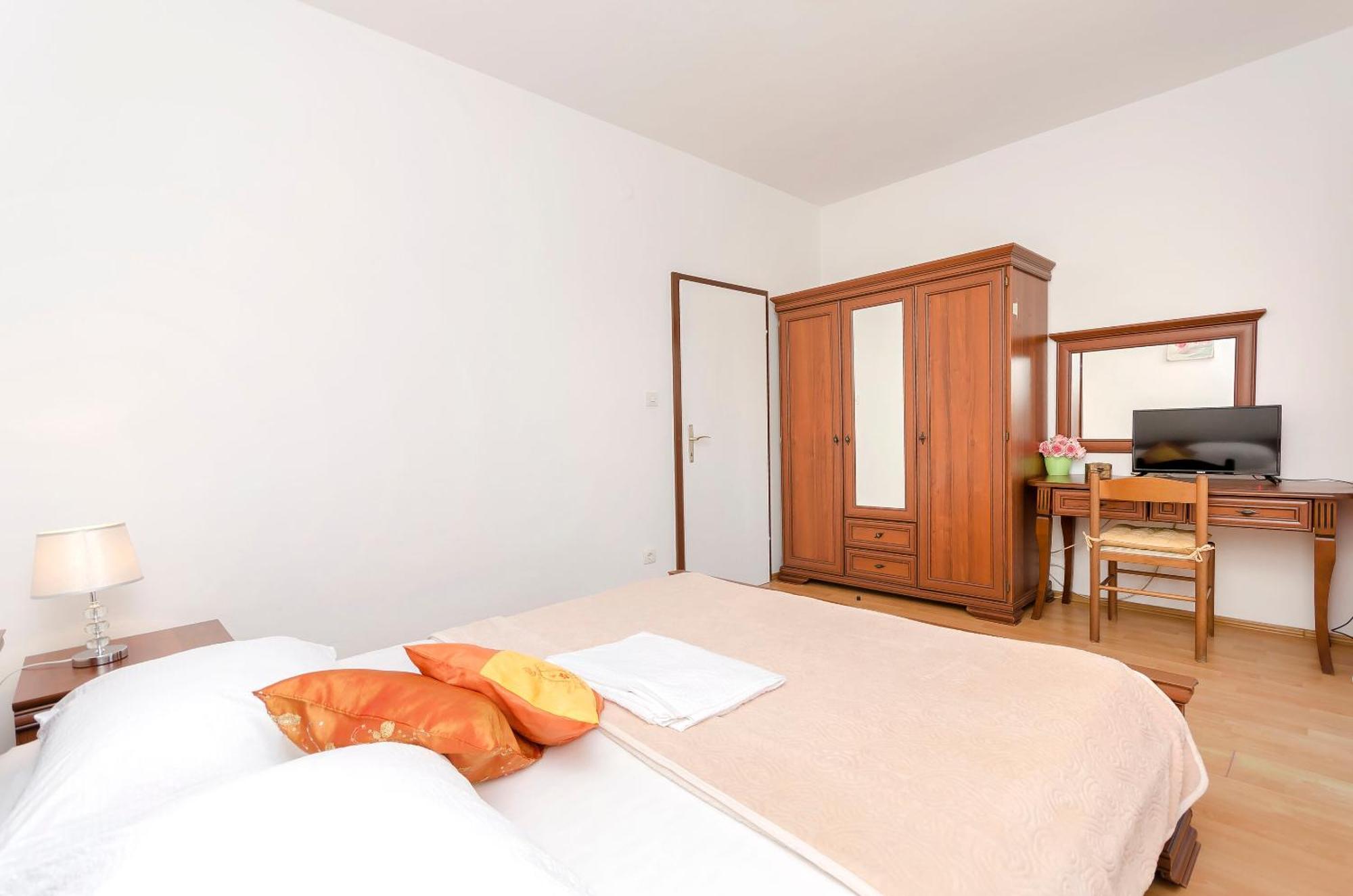 Apartment And Rooms Artina Vodice Extérieur photo