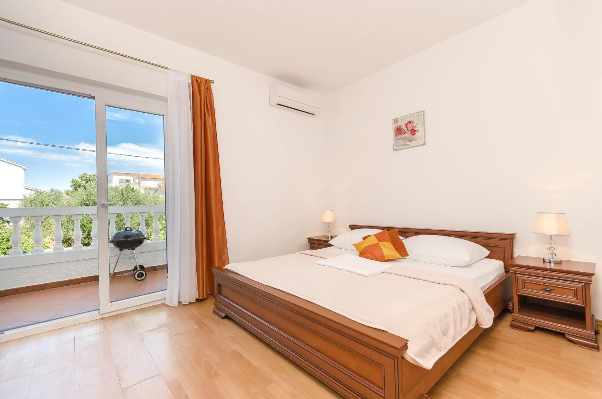 Apartment And Rooms Artina Vodice Extérieur photo