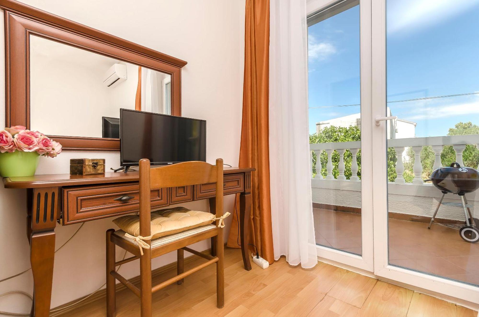 Apartment And Rooms Artina Vodice Extérieur photo