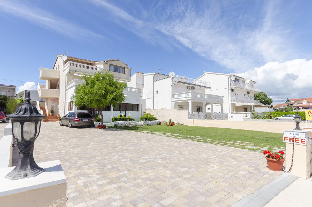 Apartment And Rooms Artina Vodice Extérieur photo