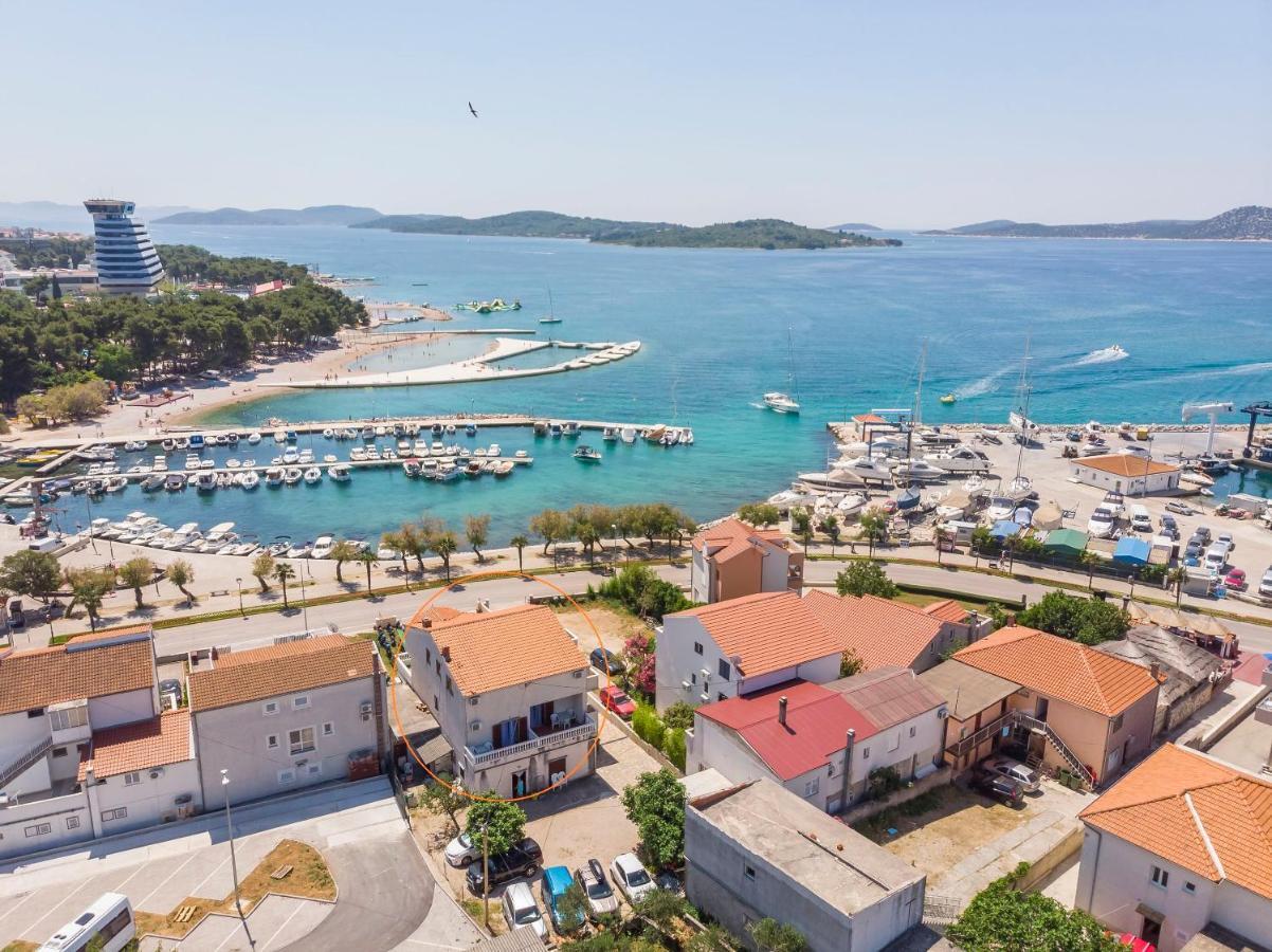 Apartment And Rooms Artina Vodice Extérieur photo